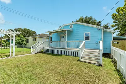 5507 Menard Avenue, Galveston, TX 77551 - Photo 3