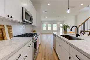 2710 Noble St, Houston, TX 77026 - Photo 13