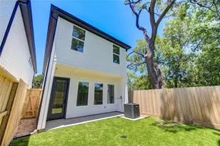 2710 Noble St, Houston, TX 77026 - Photo 29