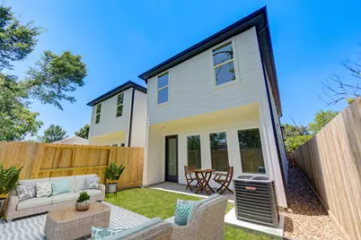 2710 Noble Street, Houston, TX 77026 - Photo 9