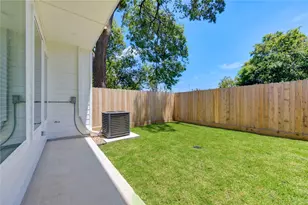 2710 Noble St, Houston, TX 77026 - Photo 27