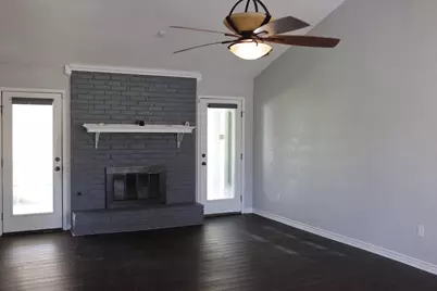 407 Tamarind Street, Lake Jackson, TX 77566 - Photo 7