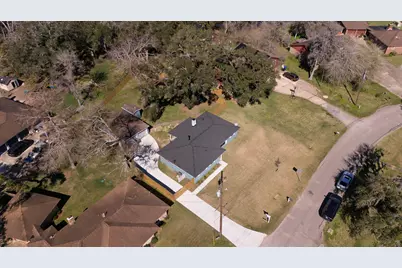 407 Tamarind Street, Lake Jackson, TX 77566 - Photo 35