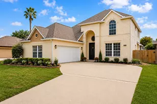 201 Lago Vista St, Kemah, TX 77565 - Photo 3