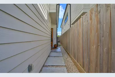 1104 Cordell Street, Houston, TX 77009 - Photo 3