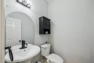 16802 Willow Bend Ct, Sugar Land, TX 77479 - Photo 9