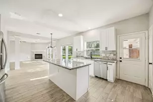 16802 Willow Bend Ct, Sugar Land, TX 77479 - Photo 1