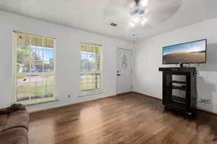 6415 Limestone St, Houston, TX 77092 - Photo 3