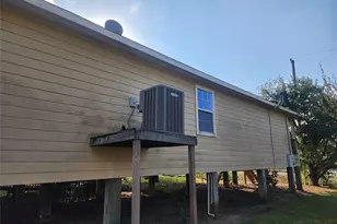 315 20th St, Dickinson, TX 77539 - Photo 3