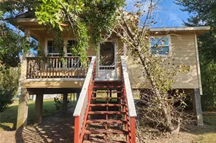 315 20th St, Dickinson, TX 77539 - Photo 1