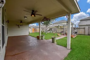 11206 Barker Park Ct, Cypress, TX 77433 - Photo 9