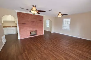 1611 Campbell Ln, Galveston, TX 77551 - Photo 3