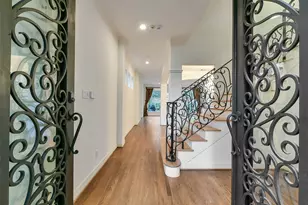 2112 McDuffie St, Houston, TX 77019 - Photo 3