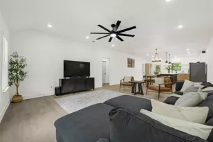 1008 Danube St, Houston, TX 77051 - Photo 7