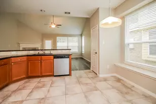20203 Ray Falls Dr, Tomball, TX 77375 - Photo 5