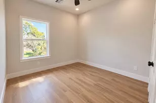 1418 Buescher Dr, Houston, TX 77043 - Photo 13