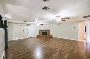 300 N Market St, Louise, TX 77455 - Photo 9