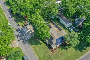 300 N Market St, Louise, TX 77455 - Photo 25