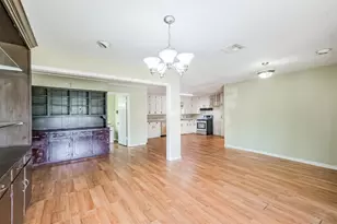 300 N Market St, Louise, TX 77455 - Photo 3