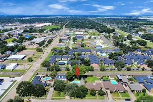 2310 Canterbury Ct, Deer Park, TX 77536 - Photo 3