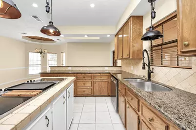 2310 Canterbury Court, Deer Park, TX 77536 - Photo 15