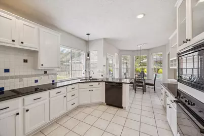 103 Chatsworth Circle, Sugar Land, TX 77479 - Photo 13