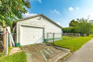 5519 Menard Ave, Galveston, TX 77551 - Photo 11