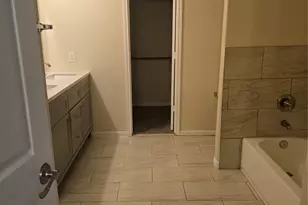 10319 Moonset Ln, Houston, TX 77016 - Photo 7