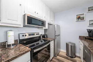 9520 Seawall Blvd, Galveston, TX 77554 - Photo 13
