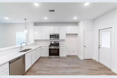 650 Escondido Drive, Dayton, TX 77535 - Photo 7