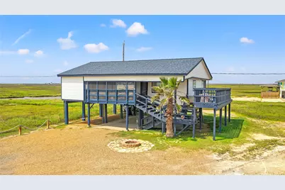 334 Bay Avenue, Surfside Beach, TX 77541 - Photo 1