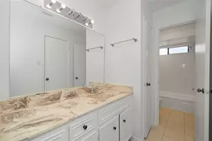 13742 Hollowgreen Dr, Houston, TX 77082 - Photo 7