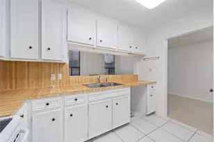 13742 Hollowgreen Dr, Houston, TX 77082 - Photo 19