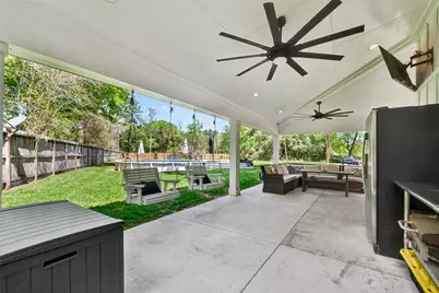 819 Sentinel Oaks, Pinehurst, TX 77362 - Photo 7