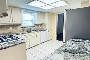13935 St Marys Ln, Houston, TX 77079 - Photo 7
