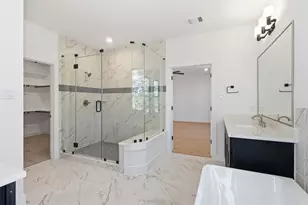 1418 Caywood Ln, Houston, TX 77055 - Photo 9