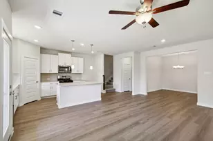 586 Avisa Dr, Kemah, TX 77565 - Photo 7