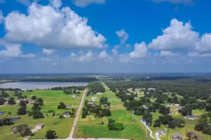 720 Winchester Trail, Angleton, TX 77515 - Photo 3