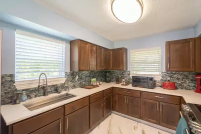 720 Winchester Trail, Angleton, TX 77515 - Photo 19