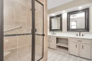 10550 Emnora Ln, Houston, TX 77043 - Photo 21