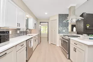 10550 Emnora Ln, Houston, TX 77043 - Photo 1