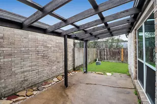 12154 Stone W Dr, Houston, TX 77035 - Photo 17