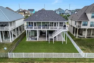 13602 Windlass Cir, Galveston, TX 77554 - Photo 33