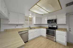 8106 Windy Acres Dr, Houston, TX 77040 - Photo 9