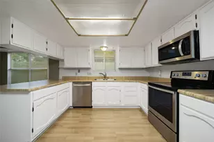 8106 Windy Acres Dr, Houston, TX 77040 - Photo 7