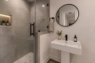 947 Green Meadow St, Houston, TX 77091 - Photo 7