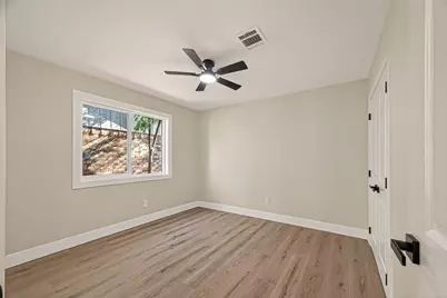 5718 Longforest Drive, Houston, TX 77088 - Photo 37