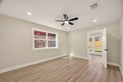 5718 Longforest Drive, Houston, TX 77088 - Photo 25