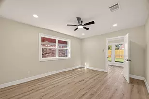 5718 Longforest Dr, Houston, TX 77088 - Photo 25