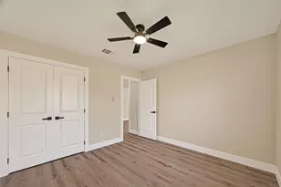 5718 Longforest Dr, Houston, TX 77088 - Photo 35